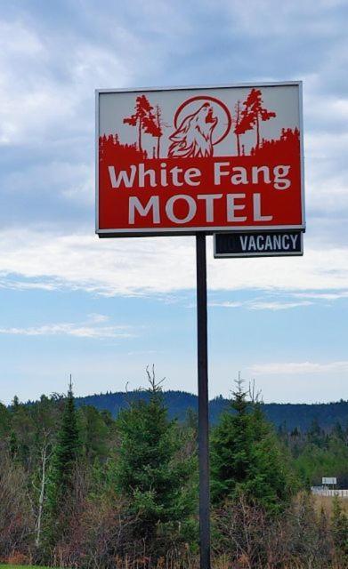 White Fang Motel Wawa Luaran gambar